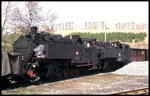 Abgestellte 99ziger Dampfloks der Schmalspurbahn am Fichtelberg im Depot und Endbahnhof Oberwiesenthal am 27.04.1996.