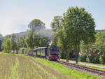 Die Damplok  WN 12 mit Historischer Zug der Härtsfeld-Museumsbahn kurz vor dem Bahnhof Neresheim am 11.
