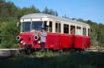Schmalspurbahnromantik - Ein Dieseltriebwagen der Hrtsfeld Museumsbahn rangiert am 04.08.07 im Haltepunkt Sgmhle.