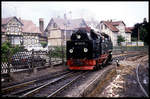 997222 rangiert hier am 22.6.1991 im Schmalspur Bahnhof Wernigerode zu ihrem Zug auf Gleis 1, den sie wenig später nach Drei Annen Hohne beförderte.