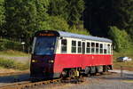 Triebwagen 187 018 als P 8986 (Nordhausen-Eisfelder Talmühle) am frühen Abend des 31.08.2019 bei der Einfahrt in den Bahnhof  Eisfelder Talmühle . (Bild 1)
