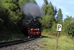 Da der Tunnel bei der Durchfahrt von P8937 (Wernigerode - Brocken) leider schon im Schatten lag, bin ich ein paar Schritte zurück gegangen, sodass ich 99 222 noch in der Sonne fotografieren