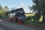 Rangierarbeit....nach dem die 99 6001 ihren Zug aus Eisfelder Talmühle nach Stiege gebracht hat, fährt sie nun einmal um den Zug herum, hier ist sie auf der Kreuzung abgelichtet. 16.9.2017