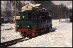 996001 trug am 3.2.1993 noch einmal das alte Kleid der NWB 21. In diesem Outfit traf ich sie im Bahnhof Eisfelder Talmühle an, wo sie an diesem Tag um 13.15 Uhr mit dem P aus Hasselfelde angekommen war und hier in Richtung Drei Annen Hohne umsetzt.