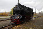 99 6001 während einer Rangierfahrt am 22.10.2016 im Bahnhof Stiege.