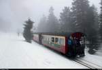 Nachschuss auf den Quedlinburger Brocken-Express (Sonderzug) von Quedlinburg zum Brocken mit Zuglok 99 7234-0 der Harzer Schmalspurbahnen GmbH (HSB), die am Goetheweg auf der Brockenbahn (Bahnstrecke Drei Annen Hohne–Brocken | KBS 325) fährt. [10.3.2018 | 12:51 Uhr]