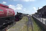 Auf dem Brocken wechselte nur die 105 an die neue Zugspitze, schon war alles komplett.Und so steht der Zug hier in Gleis 3 und wartet auf seine Gäste. 27.07.2012 