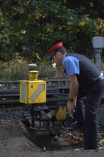 Hier stellt der Fahrdienstleiter Weiche 4 um eine ausserplanmäßige Rangierfahrt zu ermöglichen.