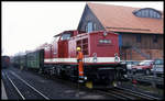 Am 27.03.1999 kam der historische Zug der HSB zum Einsatz. Die 199861 rangiert ihn hier gerade im Bahnhof Wernigerode.