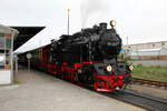 Am Abend des 26.04.19 stand 99 6001(-4), als HSB8969 nach Gernrode(Harz), abfahrbereit auf ihrer letzten planmäßigen Fahrt des Tages im Bahnhof Quedlinburg.