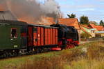 Scheinanfahrt von 99 234 mit IG HSB-Sonder-PmG am 20.10.2018 in der Ortslage Straßberg, Fahrtrichtung Alexisbad. (Bild 2)