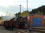 Einfahrt von 99 7245 mit P 8929 (Brocken - Nordhausen) am 21.10.2018 in den Bahnhof Benneckenstein.