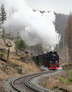 99 7234 mit Zug 8991 an der alten Bobbahn.