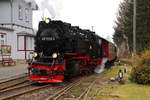 99 7232 hat am späten Nachmittag des 25.02.2017 im Bahnhof Hasselfelde ihren IG HSB-Sonder-PmG in Gleis 3 gezogen und wird nun abgekuppelt.