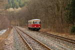 Nachdem 99 5901 ihren Sonderzug am 26.02.2017, nach erfolgter Scheinausfahrt, wieder zurück in den Bahnhof Eisfelder Talmühle verfrachtet hat, brummt nun Triebwagen 187 013, als P 8951 aus