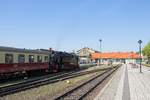 99 234 rangiert nach Ankunft mit Zug 8904 im Hauptbahnhof Wernigerode (03.05.2022)