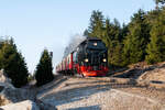 99 7237-3 zieht am Abend des 22.03.2026 den letzten Dampfzug des Tages vom Brocken (aufgenommen am Goetheweg).