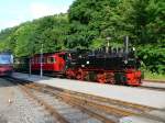 995906-5 am Abend des 18.06.08 in Alexisbad mit zur berfhrung angehngten historischen Wagen