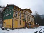 Das Bahnhofsgebude Eisfelder-Talmhle am 2.2.2009.