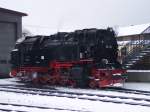 17.02.05 HSB 99222 vor dem Schuppen in Wernigerode