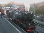 Hier 99 7239-9 der HSB mit einem Zug auf den Brocken, dieser Zug stand am 20.10.2009 in Wernigerode.