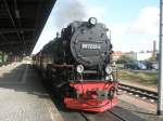 Hier 99 7232-4 mit HSB8963 von Quedlinburg nach Alexisbad, bei der Ausfahrt am 19.10.2009 aus Quedlinburg.