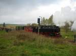 99 222 mit Sonderzug der IG HSB am 24.10.2010 bei der Ausfahrt aus der Wendeschleife in  Stiege 