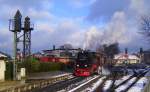 HSB 99 7239-9 mit der HSB 8935 zum Brocken, am 24.11.2010 im Bf Wernigerode.