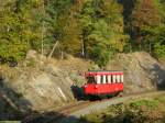 Triebwagen T1 der ehemaligen Gernrode-Harzgeroder Eisenbahn
am 15.10.2005 auf der Strecke zwischen Mgdesprung und Drahtzug.