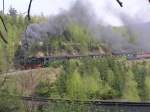 Nostalgie-Sonderzug der Harzer Schmalspurbahnen am Bahnparrallelweg kurz hinter der Steinernen Renne bei Wernigerode! Der Sonderzug fhrt auf Anfragen von Wernigerode zum Brocken!
