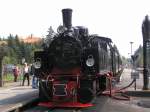 Lok des Nostalgie-Sonderzugs der Harzer Schmalspurbahnen im Umsteigebahnhof  Drei Annen Hohne .