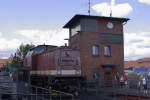 199 861 am 09.06.2012 (Bahnhofsfest!) beim Befahren der Drehscheibe im Bw Wernigerode.