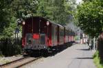 Dieser Nachschu auf P8930, aufgenommen am 09.06.2012 in Wernigerode,  An der Malzmhle , kurz vor der Westerntorkreuzung, soll auch gleichzeitig Sinnbild fr das Ende meiner kleinen  Doku   ber das hier an diesem Tag stattfindende Bahnhofsfest, im Rahmen des Jubilums  125 Jahre Harzer Schmalspurbahnen  sein.