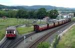 HSB 199 861-6 rangiert mit Personenzug, links fhrt T 42 der Museeumsbahn Bruchhausen - Vilsen  als Sonderzug 89125 nach Hasserode, Jubilumsveranstaltung   125 Jahre Schmalspurbahnen im Harz  ,