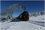 Schon vorher kilometerweit zu hren, hmmert HSB Dampflok 99 7247 mit dem Nordhausener Zug 8920 bergwrts.
Brocken  4.3.2013