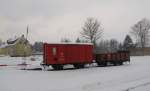 DR 99-01-80 Gw Feuerlschwagen mit Ernie & Bert am Fenster und DR 99-03-33 Ow, am 29.03.2013 im Bf Benneckenstein.