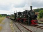 Beneckenstein am 13. Juli 2013, wegsetzen eines Gterwagens (99-72-02) aus dem Zug 89101 mit der Malletlok 99 5906-5.