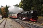 Einfahrt von P8929, vom Brocken kommend und mit Fahrziel Nordhausen, am Nachmittag des 18.10.2013 bei der Einfahrt in den Bahnhof Schierke.