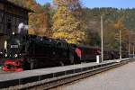 99 7245 mit P8903 aus Wernigerode am 19.10.2013 bei der Einfahrt in den Bahnhof  Eisfelder Talmühle . Nach dem Umsetzen wird sie den Zug als P8904 nach Drei Annen Hohne bringen, dort P8929 übernehmen und mit diesem nach Nordhausen fahren.