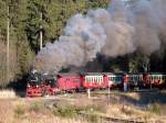 Nach 2 guten Tips hier nun noch mal das berarbeitete Bild der     99 7245-6 bei ihrer imposanten Ausfahrt aus dem Bahnhof Drei Annen Hohne ! (28.12.2006)