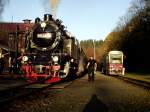 99 6001-4 Personenzug aus Gernrode(Harz) und der VT 187 019 aus Nordhausen am Nachmittag des 01.11.14 im Bf Alexsisbad 