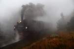 Da am 17.10.2014 im Rahmen der Veranstaltung  Kleinbahnromantik  auch eine Scheinfahrt kurz unterhalb des Brockenbahnhofes vorgesehen ist, rollt unser Sonderzug der IG HSB, nachdem die Fotografen