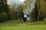 Scheinanfahrt von 99 5906 mit IG HSB-Sonderzug zwischen Mägdesprung und Sternhaus-Ramberg (Kilometer 8,4) am 17.10.2014.