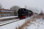 Wie immer auch am 07.01.2016 donnert der Brockenzug kurz nach der Abfahrt von Nordhausen-Nord ohne Halt am Haltepunkt Nordhausen - Hesseröder Straße durch.