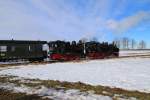 Kurz nach dem Verlassen des Bahnhofes Stiege in Richtung Hasselfelde, war für 99 5901 und 99 6101 mit ihrem IG HSB-Sonder-PmG am 14.02.2015 der nächste Fotohalt eingeplant.