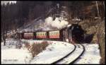Talwärts in Richtung Gernrode war 997239 mit einem Personenzug am 19.2.1994 bei Mägdesprung unterwegs.
