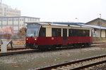 Triebwagen 187 015 am nebligen Morgen des 15.02.2015 im Bahnhof Quedlinburg.