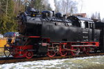 Lokportrait von 99 6001, aufgenommen am 15.02.2015 im Haltepunkt Straßberg.