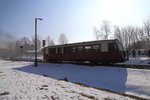 Triebwagen im Gegenlicht! Gerade hat hier 187 015 am 15.02.2015 den Stieger Bahnhof auf dem Hasselfelder Streckengleis verlassen, um auf ein anderes Bahnhofsgleis zu wechseln. Danach setzt er als P8952 seine Fahrt nach Quedlinburg fort.