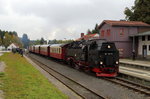 Einfahrt von 99 7245 mit P 8920 (Nordhausen Nord-Brocken) am 17.10.2015 in den Bahnhof Benneckenstein.